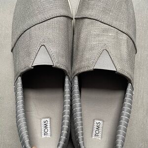 TOMS Women's Gray Slip-On Flats